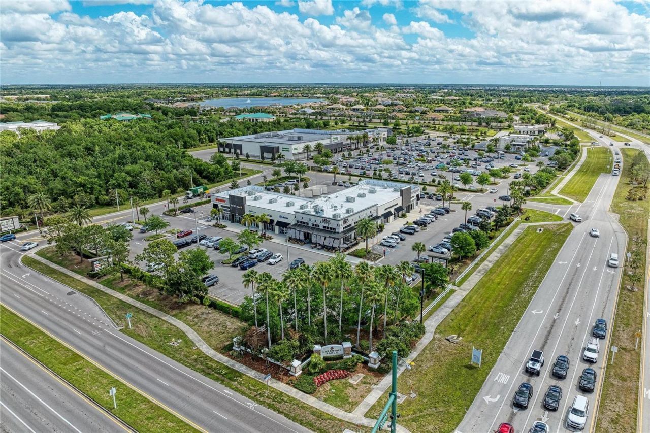 8143 Miramar Way , Unit 8143, Lakewood Ranch, FL 34202 Photo