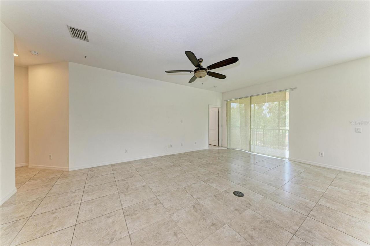 8143 Miramar Way , Unit 8143, Lakewood Ranch, FL 34202 Photo