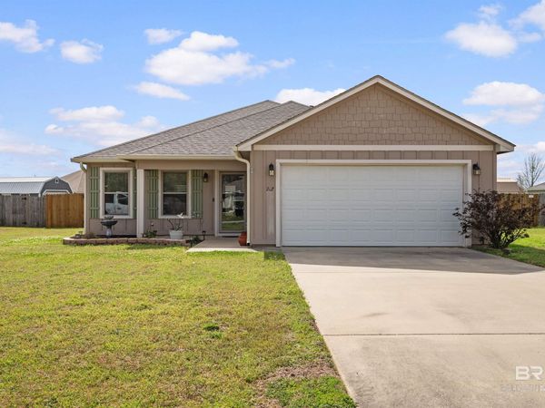 207 Lakefront Circle, Summerdale, AL 36580