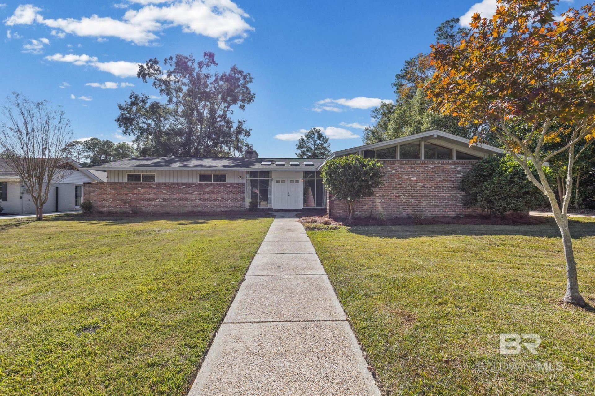 3913 Pembrocke Avenue, Mobile, AL 36608 Main Photo