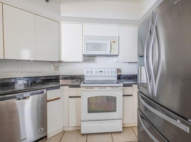 6767 Collins Ave , Unit 1608, Miami Beach, FL 33141 Photo