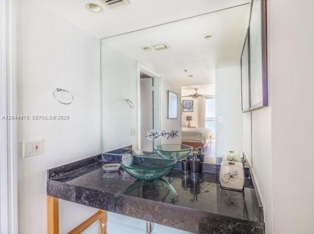 6767 Collins Ave , Unit 1608, Miami Beach, FL 33141 Photo