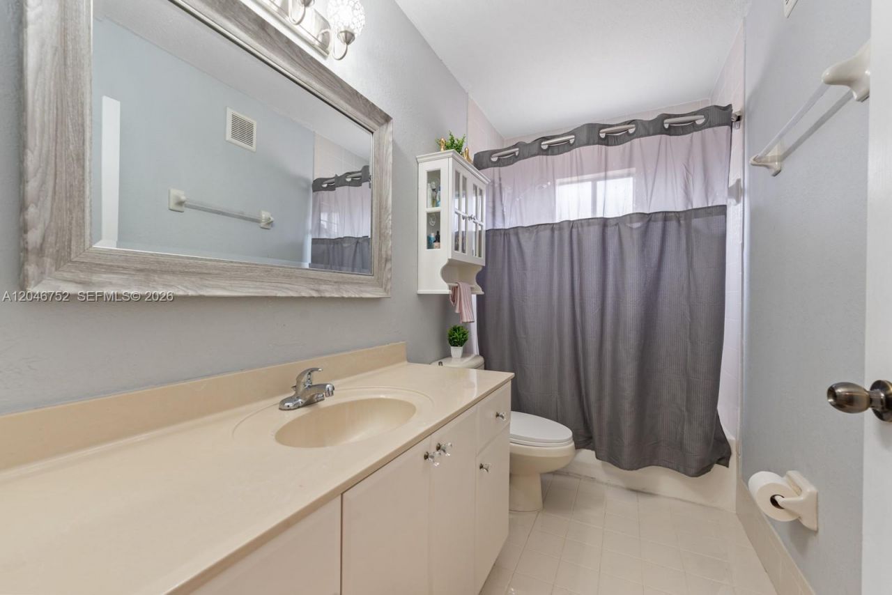3539 W 76th St , Unit 6, Hialeah, FL 33018 Photo