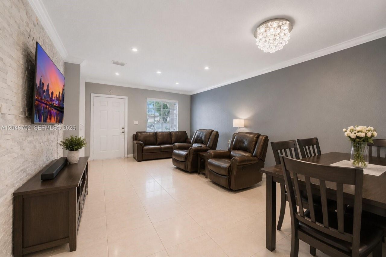 3539 W 76th St , Unit 6, Hialeah, FL 33018 Photo