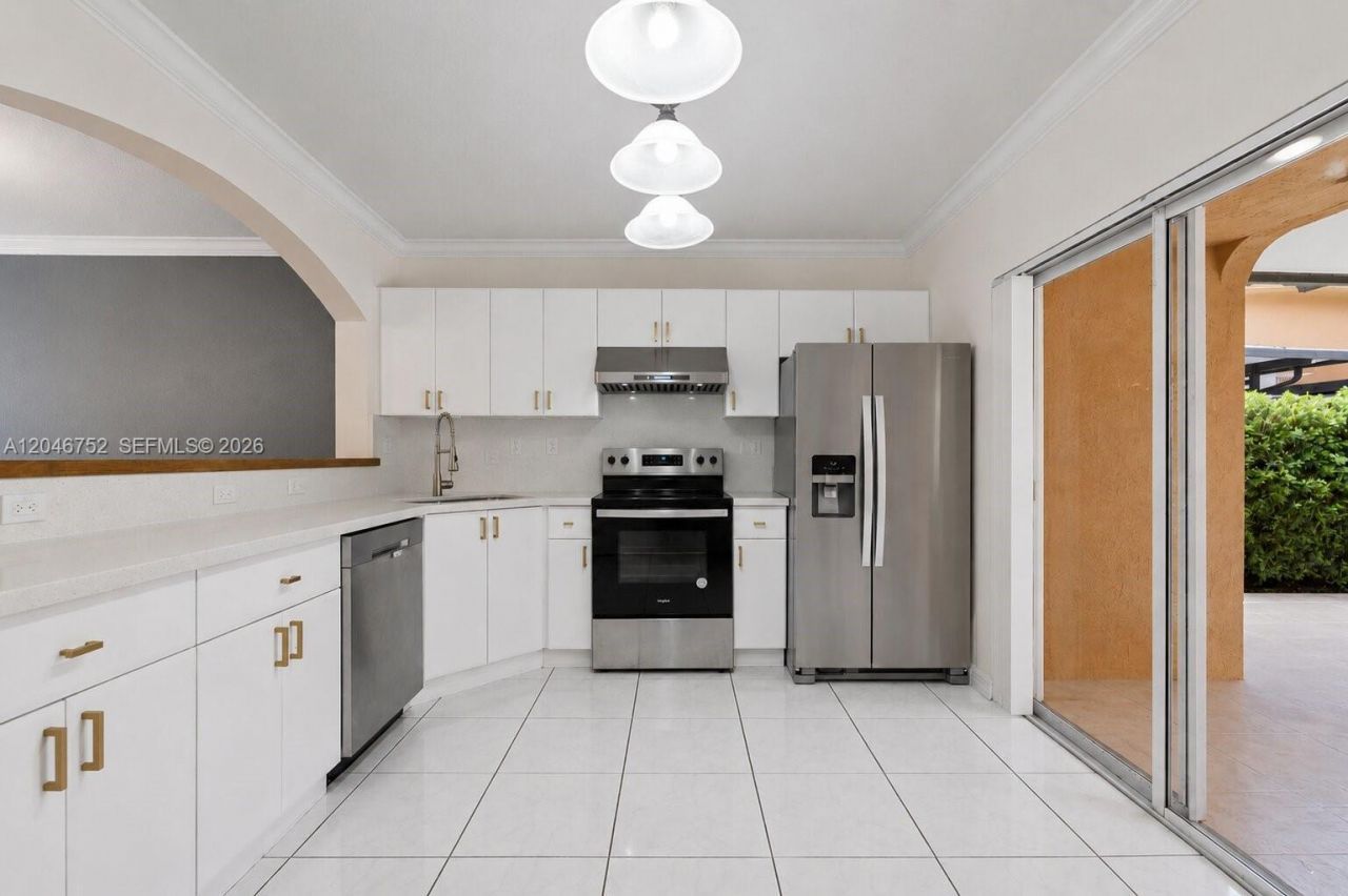 3539 W 76th St , Unit 6, Hialeah, FL 33018 Photo
