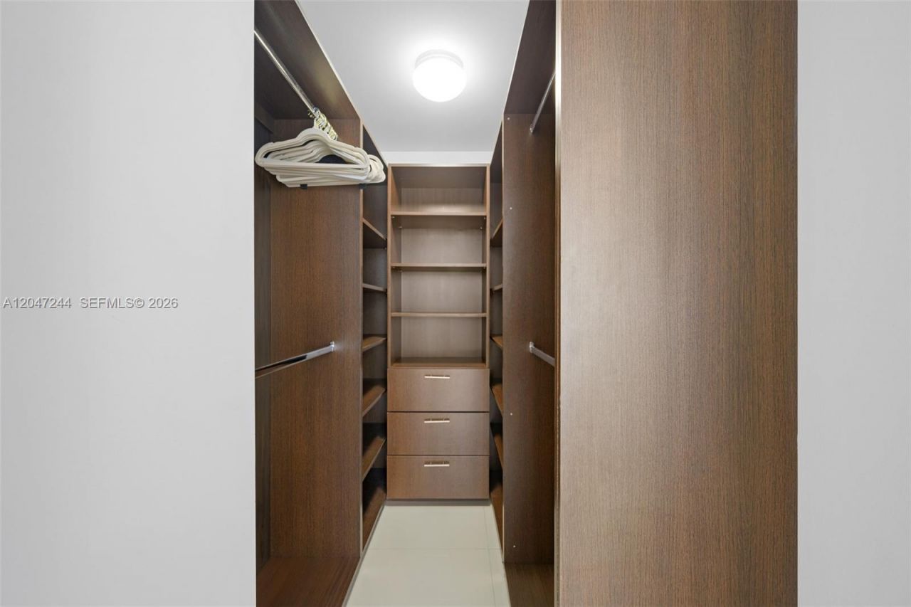 244 Biscayne Blvd , Unit 451, Miami, FL 33132 Photo