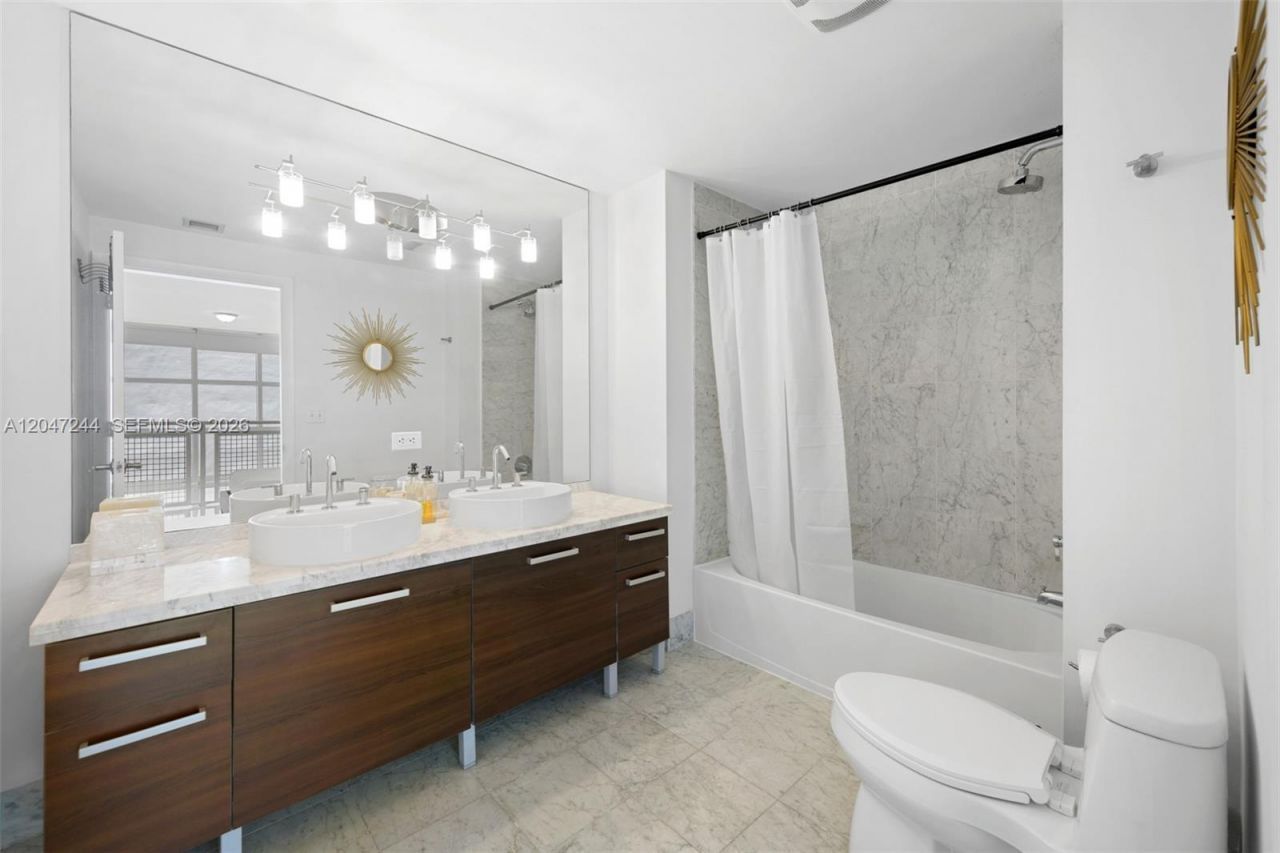 244 Biscayne Blvd , Unit 451, Miami, FL 33132 Photo