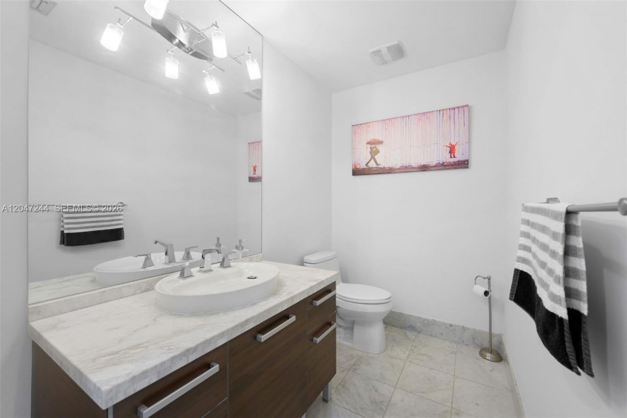 244 Biscayne Blvd , Unit 451, Miami, FL 33132 Photo