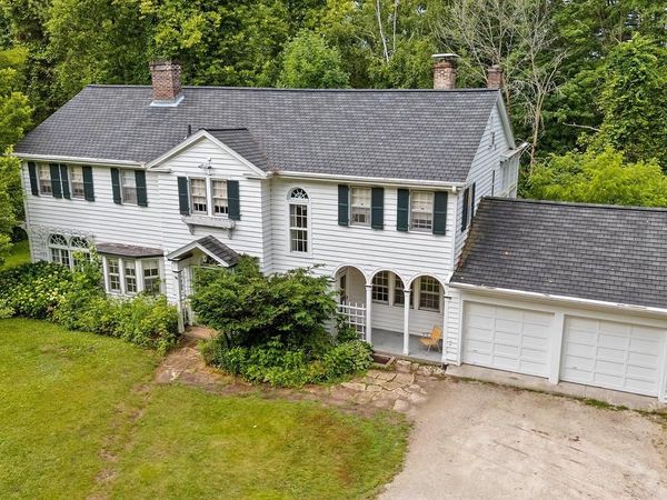 3814 Meadow LANE, Manitowoc, WI 54220