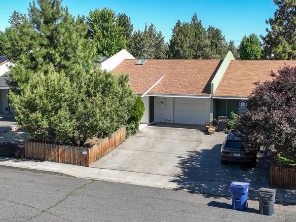 844 SE Stratford Court, Bend, OR 97702
