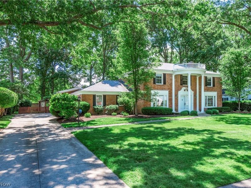 1385 Queen Annes Gate, Westlake, OH 44145 Photo 2
