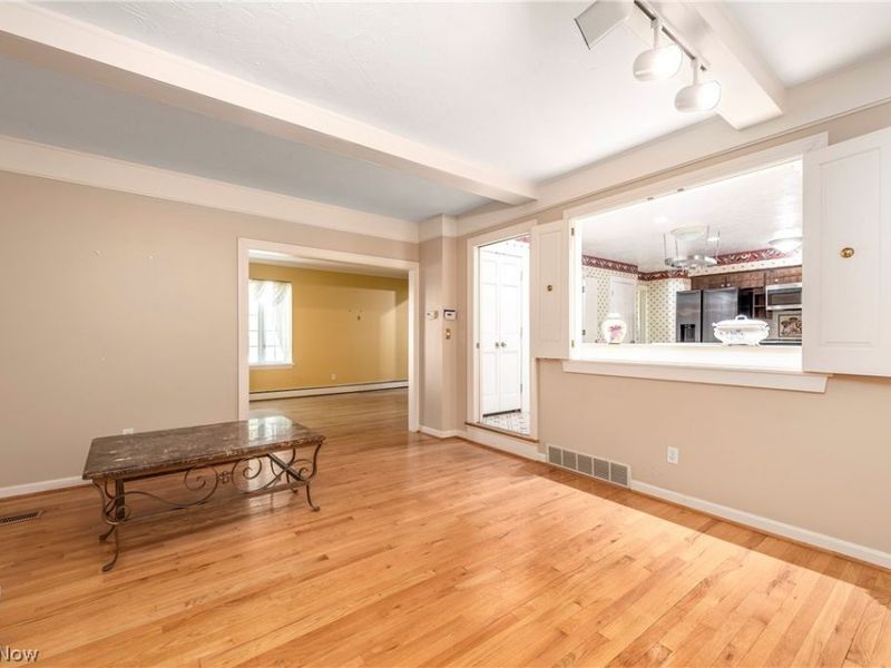 1385 Queen Annes Gate, Westlake, OH 44145 Photo 6