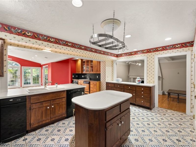 1385 Queen Annes Gate, Westlake, OH 44145 Photo 8