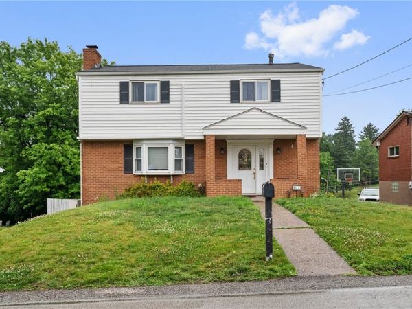 611 Pikeview Dr, Pittsburgh, PA 15239