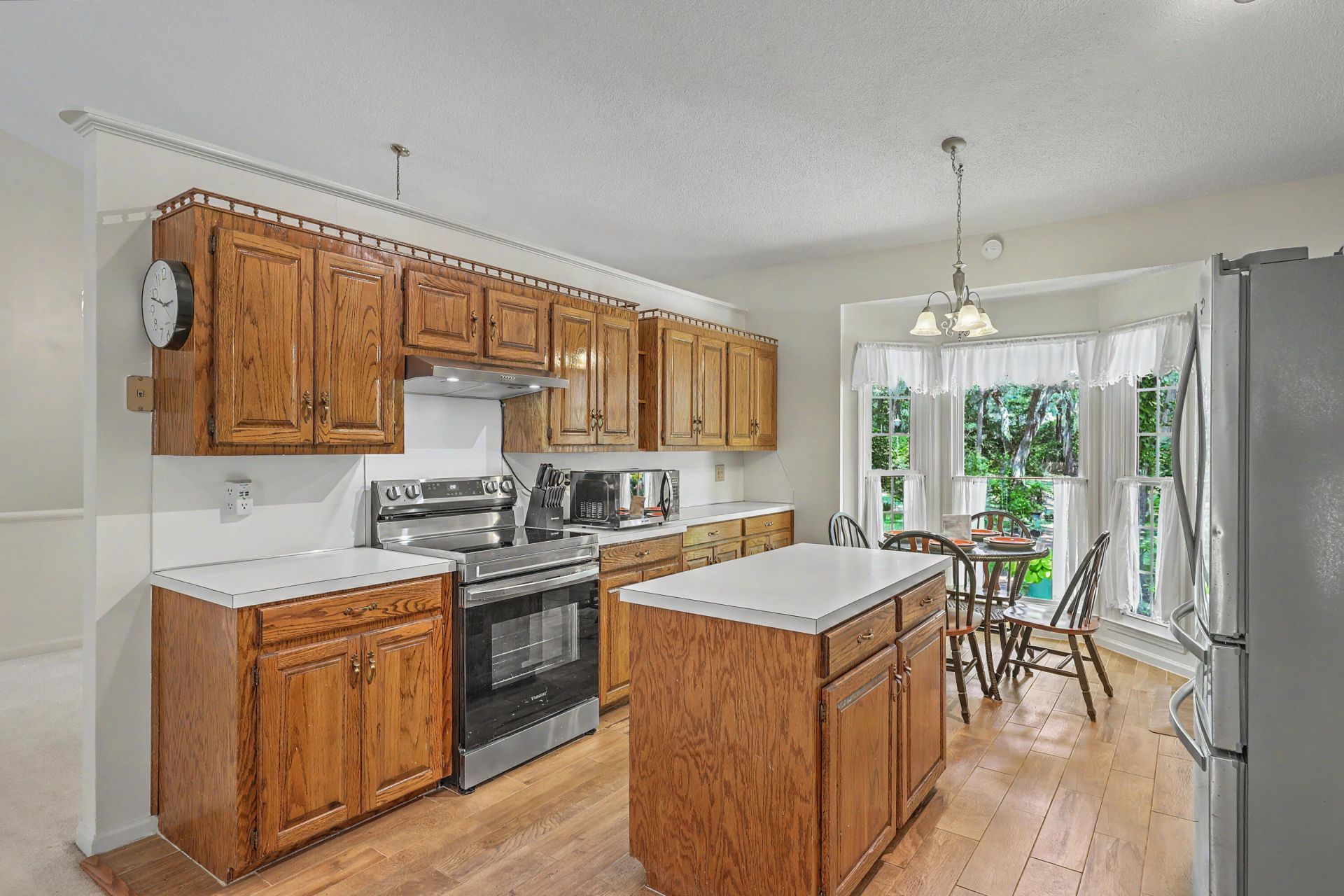 118 King Charles Circle Photo 10