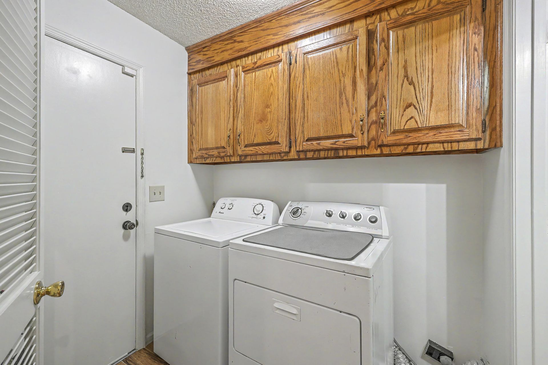 118 King Charles Circle Photo 11