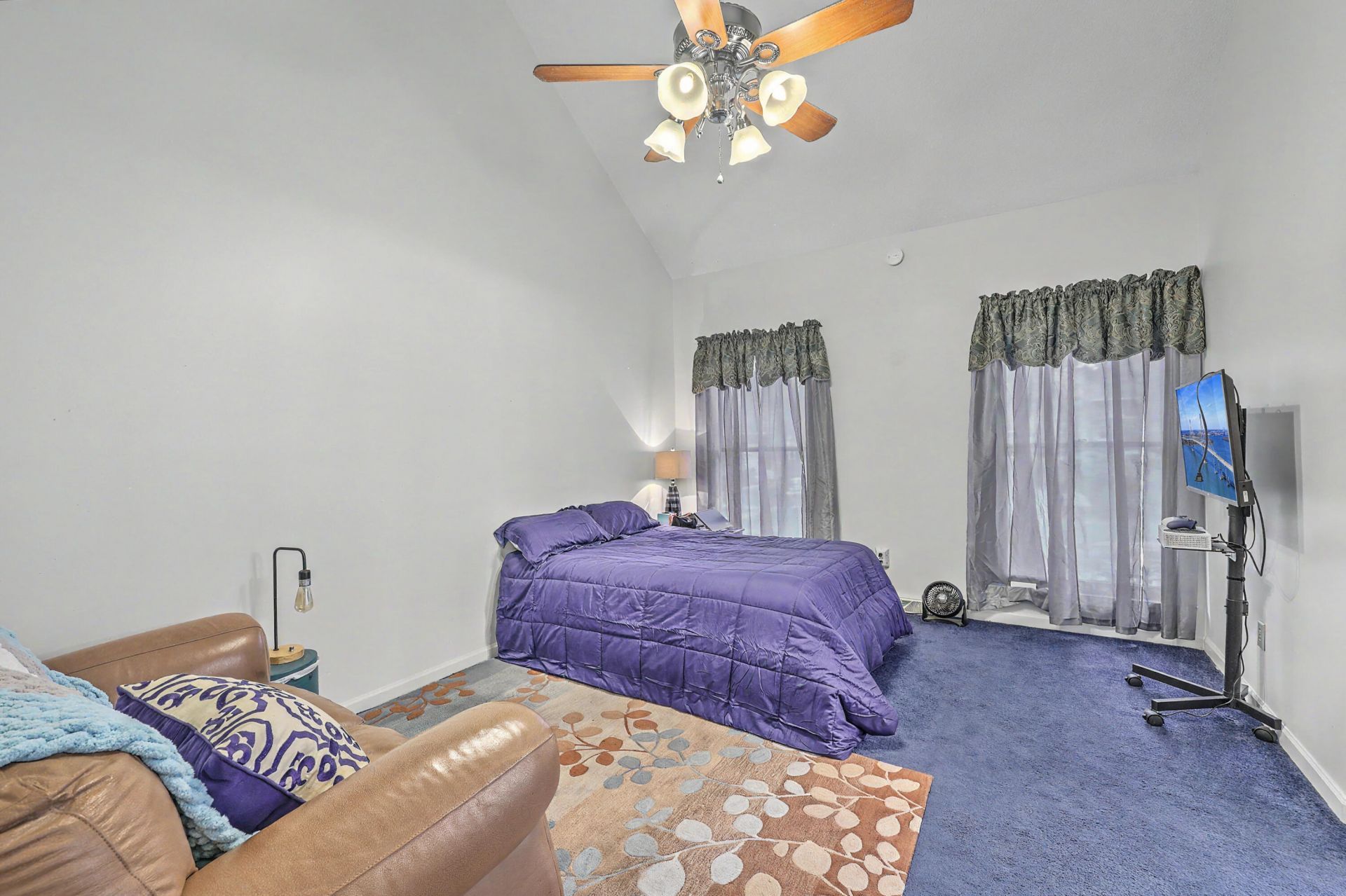 118 King Charles Circle Photo 15
