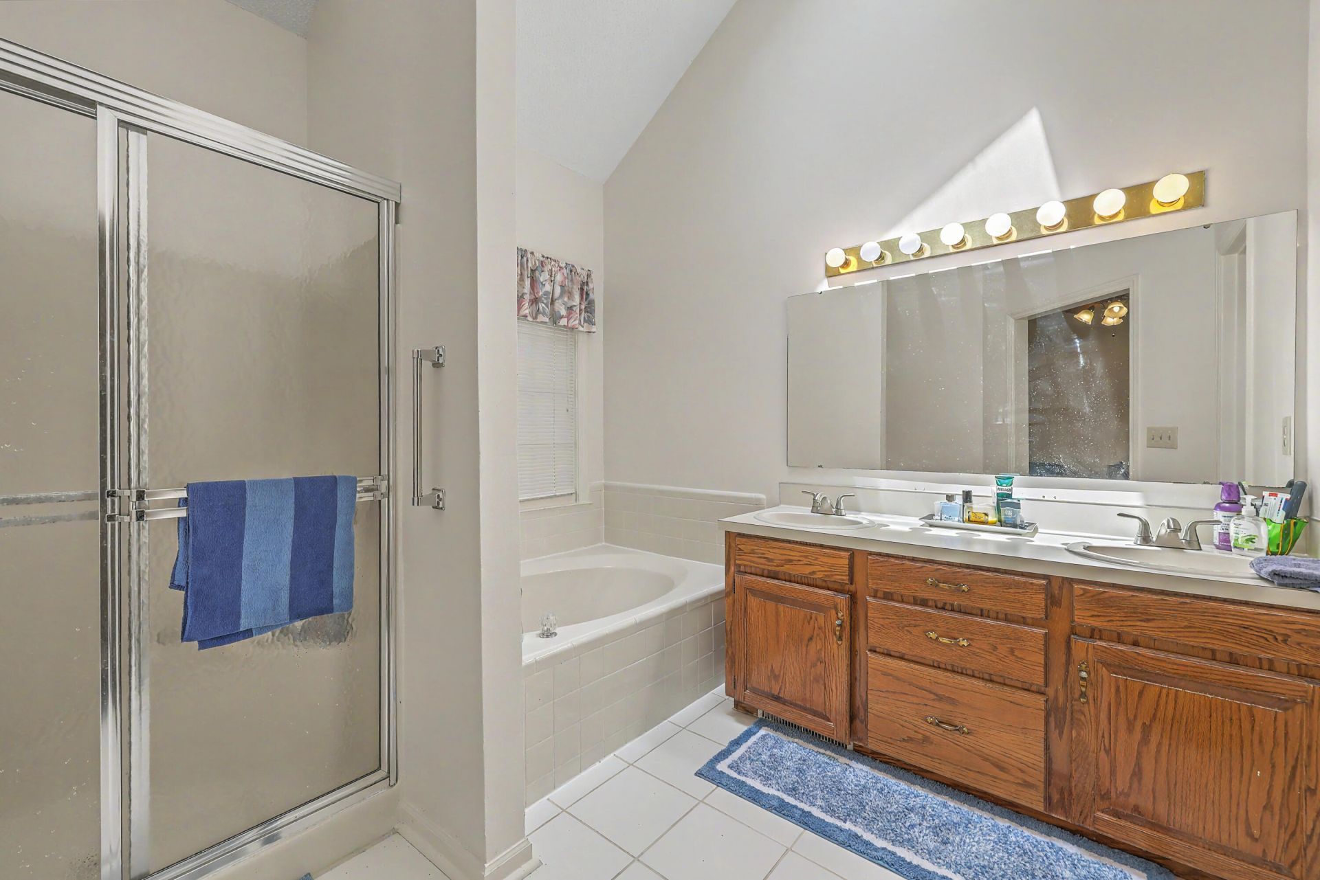 118 King Charles Circle Photo 18
