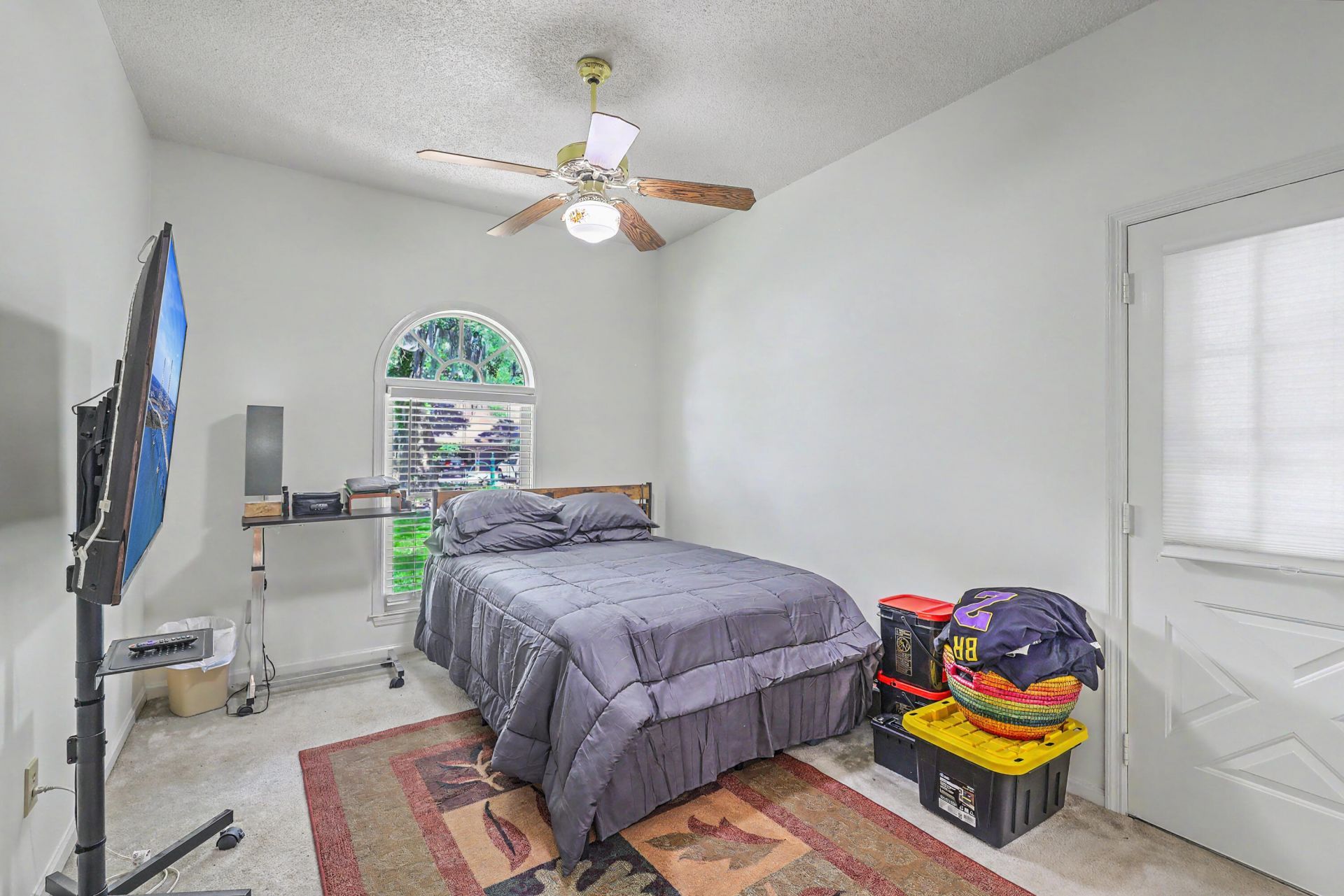 118 King Charles Circle Photo 21