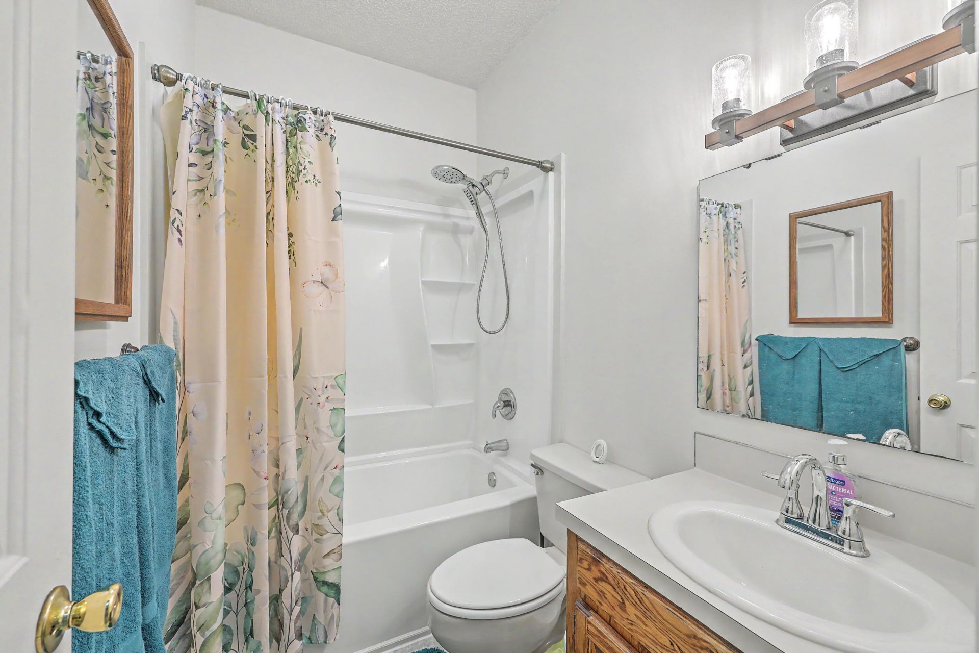 118 King Charles Circle Photo 23