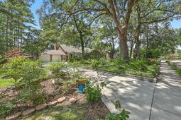 118 King Charles Circle photo 4