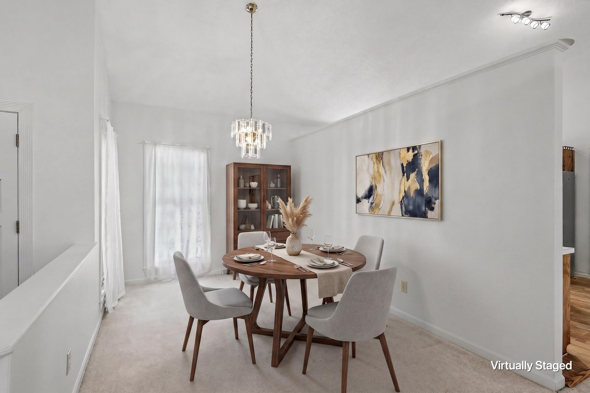 118 King Charles Circle Photo 7