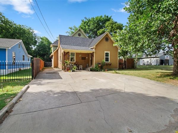 105 E Linden Street, Ennis, TX 75119