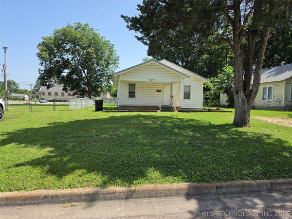 609 W 5th Street , Ada, OK 74820