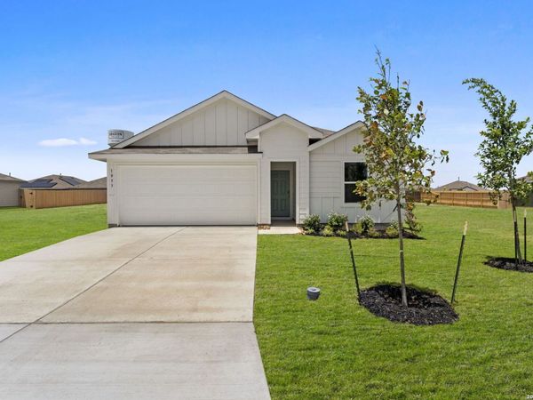 1053 Seedling Ln, Seguin, TX 78155