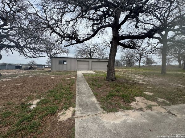 2626 County Road 319, La Vernia, TX 78121