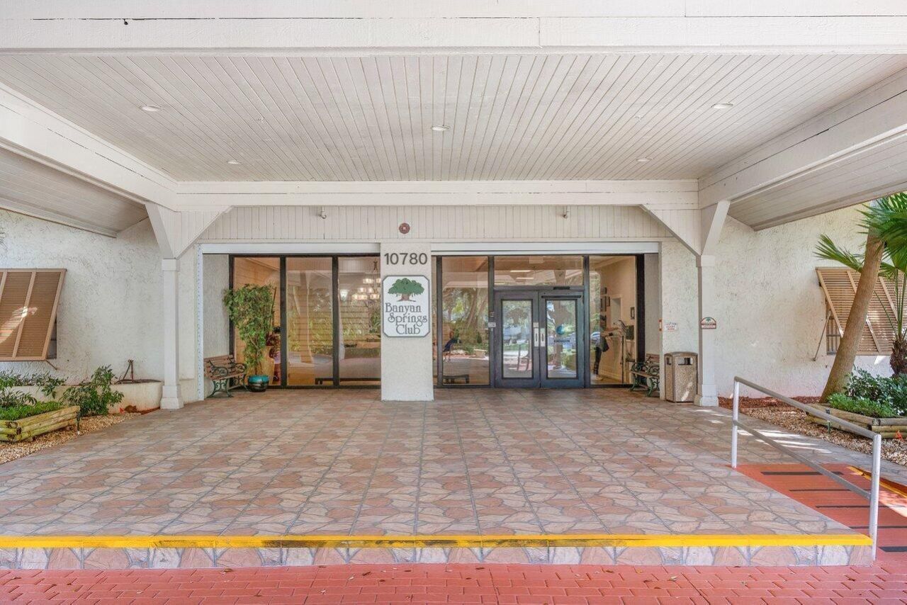 10092 Cedar Point Boulevard, Unit 204, Boynton Beach, FL 33437 Photo
