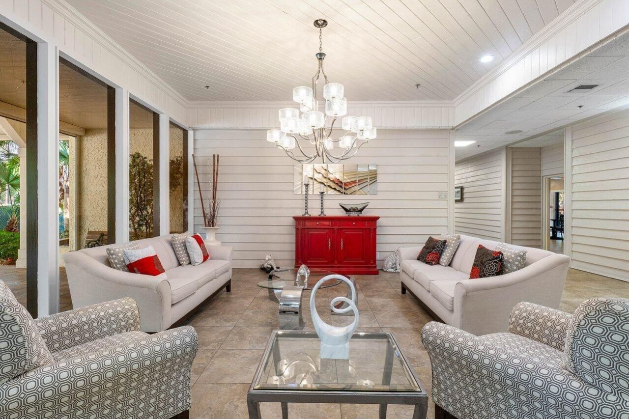 10092 Cedar Point Boulevard, Unit 204, Boynton Beach, FL 33437 Photo