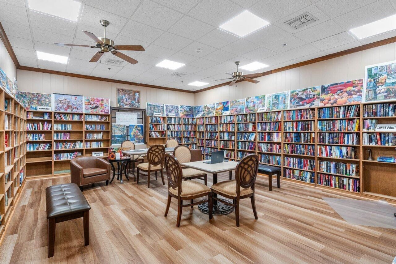 10092 Cedar Point Boulevard, Unit 204, Boynton Beach, FL 33437 Photo