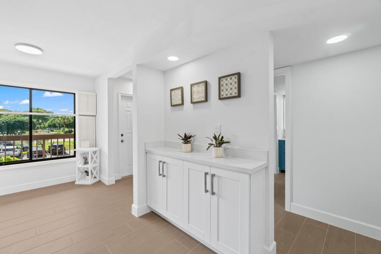 10092 Cedar Point Boulevard, Unit 204, Boynton Beach, FL 33437 Photo