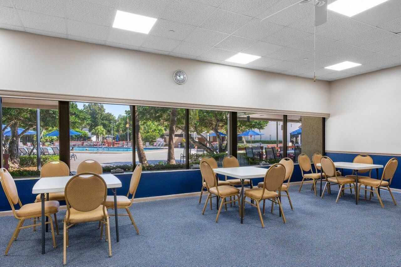 10092 Cedar Point Boulevard, Unit 204, Boynton Beach, FL 33437 Photo