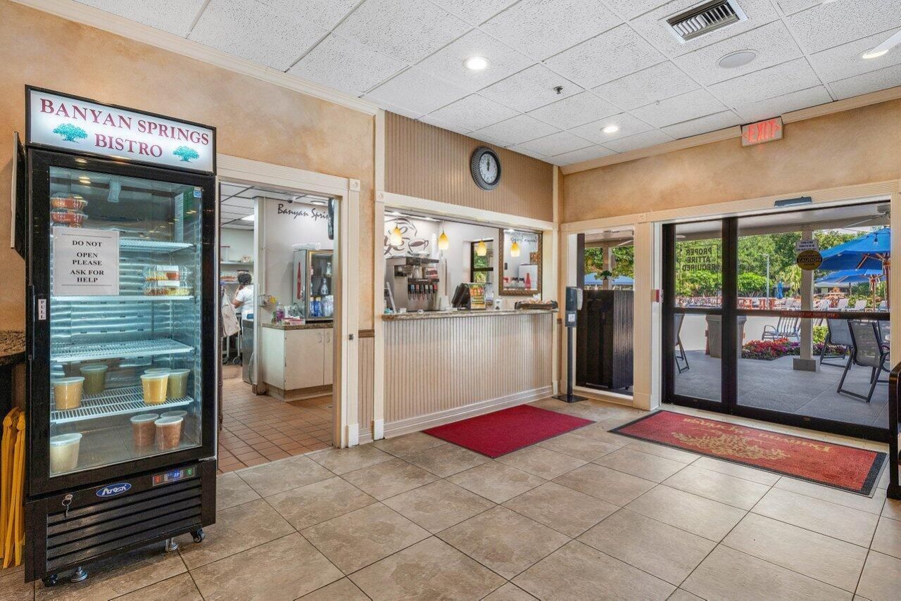 10092 Cedar Point Boulevard, Unit 204, Boynton Beach, FL 33437 Photo