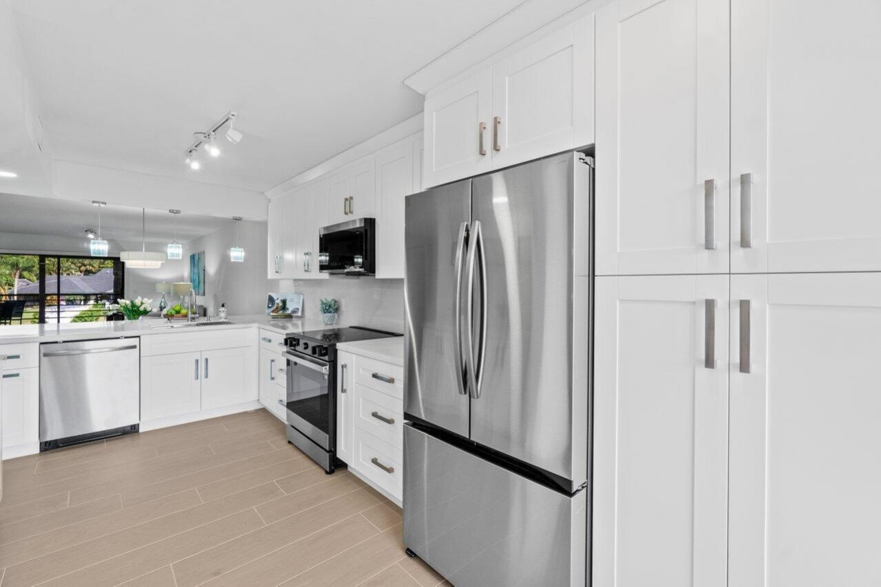 10092 Cedar Point Boulevard, Unit 204, Boynton Beach, FL 33437 Photo