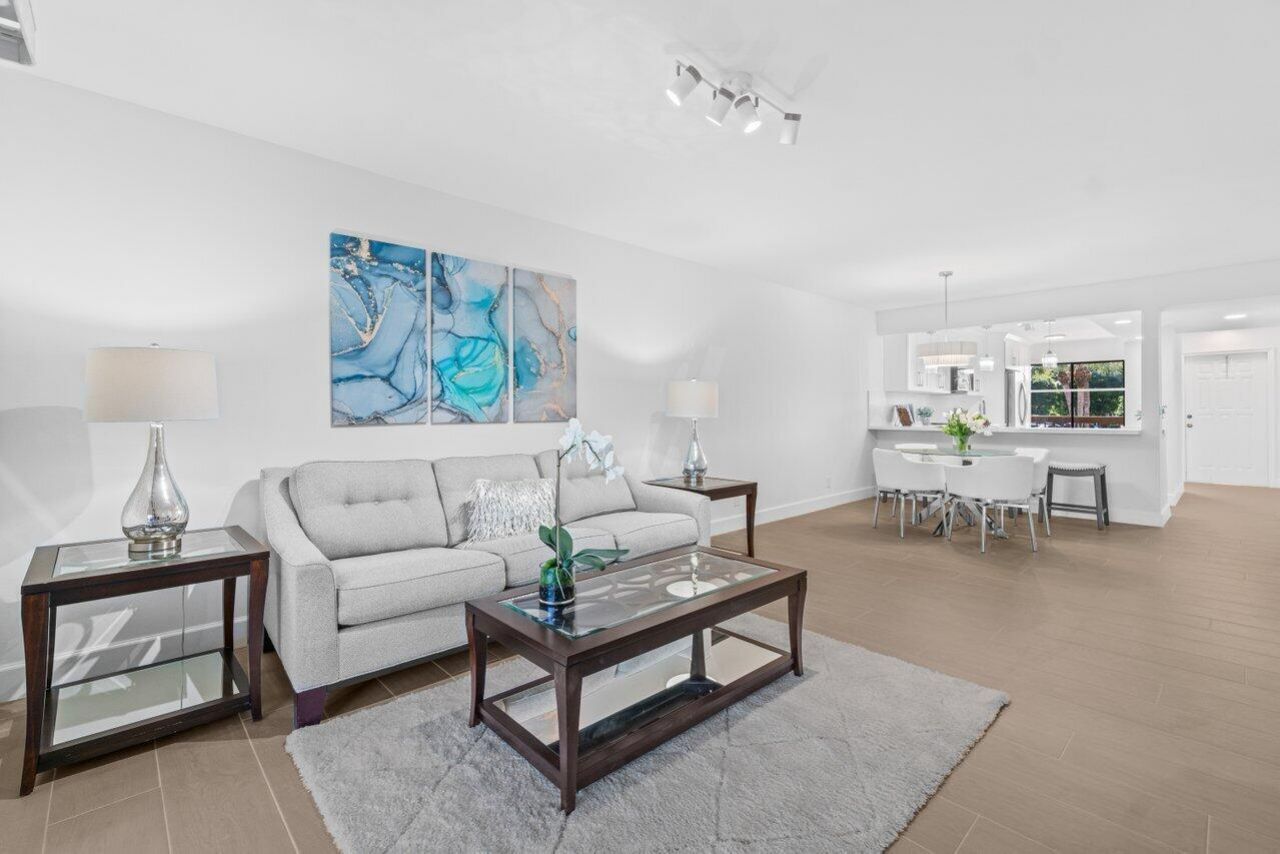 10092 Cedar Point Boulevard, Unit 204, Boynton Beach, FL 33437 Photo