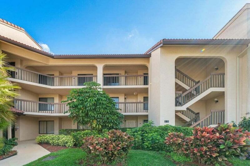 10092 Cedar Point Boulevard, Unit 204, Boynton Beach, FL 33437 Photo