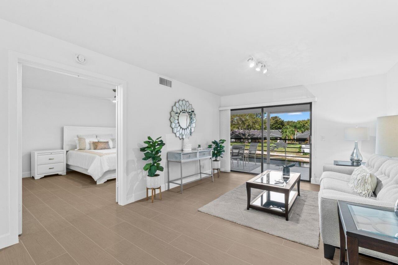 10092 Cedar Point Boulevard, Unit 204, Boynton Beach, FL 33437 Photo