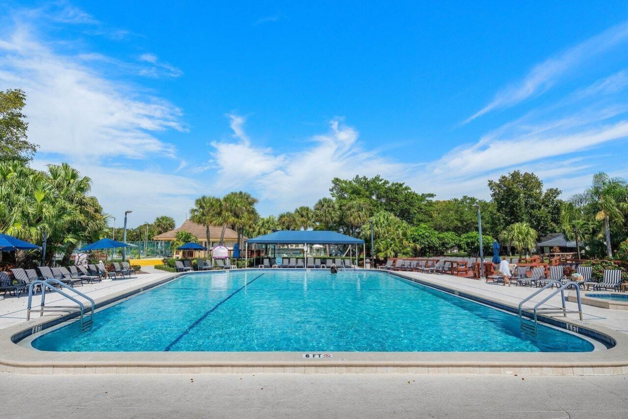 10092 Cedar Point Boulevard, Unit 204, Boynton Beach, FL 33437 Photo