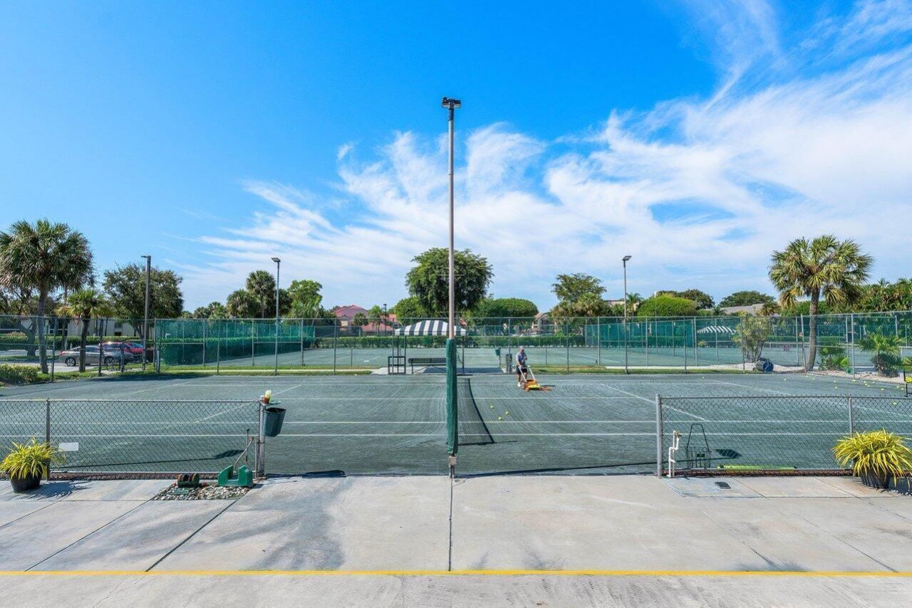 10092 Cedar Point Boulevard, Unit 204, Boynton Beach, FL 33437 Photo