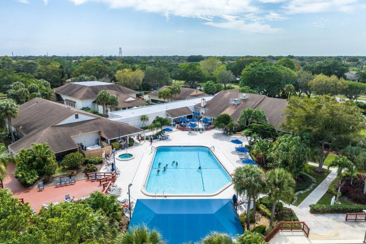 10092 Cedar Point Boulevard, Unit 204, Boynton Beach, FL 33437 Photo