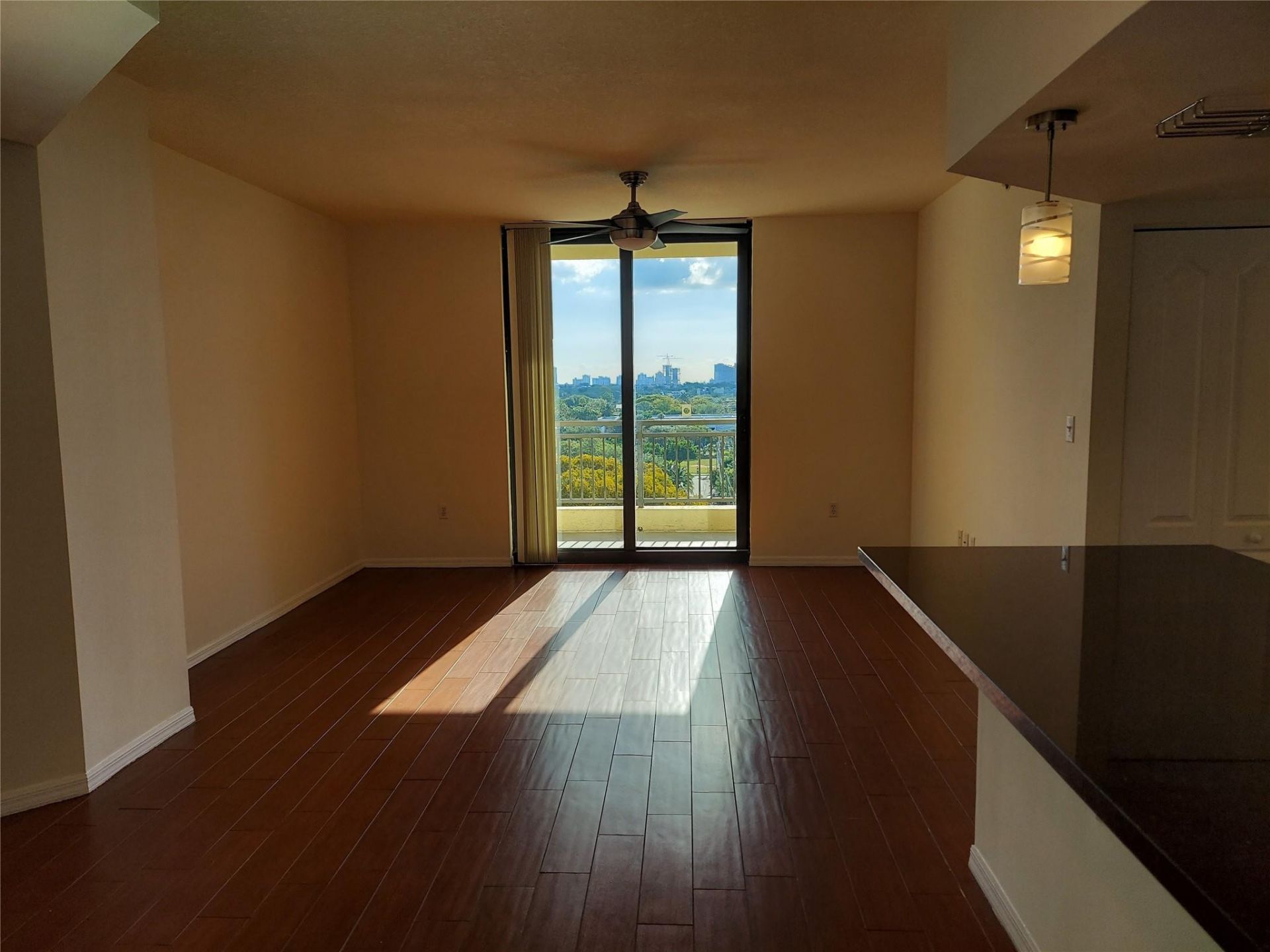 110 N Federal Highway, Unit 818, Fort Lauderdale, FL 33301 Photo