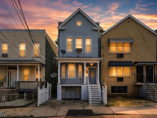86 Clendenny Ave, Jersey, NJ 07304
