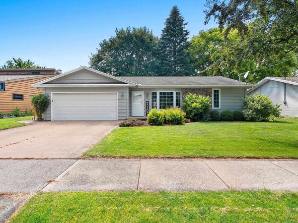 1001 S ARLINGTON STREET, Appleton, WI 54915
