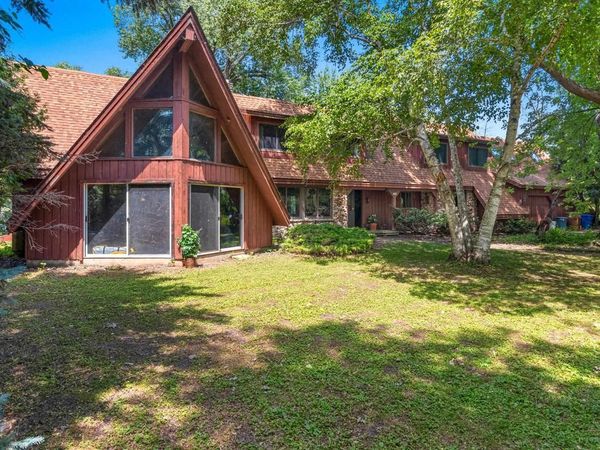 200 LAKE ROAD, Menasha, WI 54952