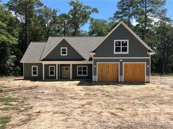 1046 White Plains Drive, Fayetteville, NC 28312