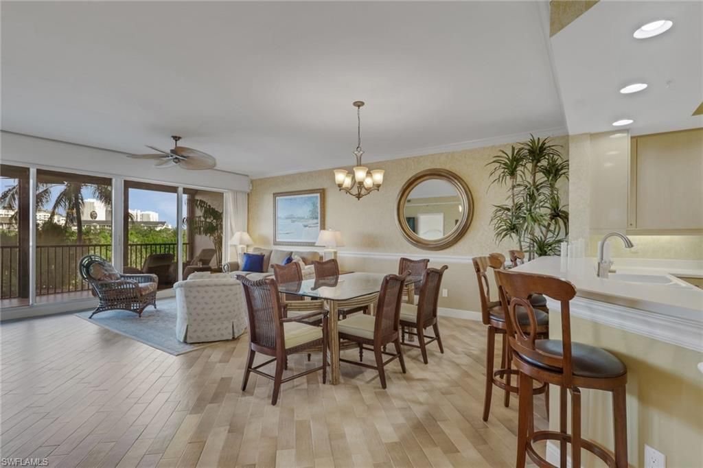 430 Cove Tower Dr, Unit 302, Naples, FL 34110 Photo