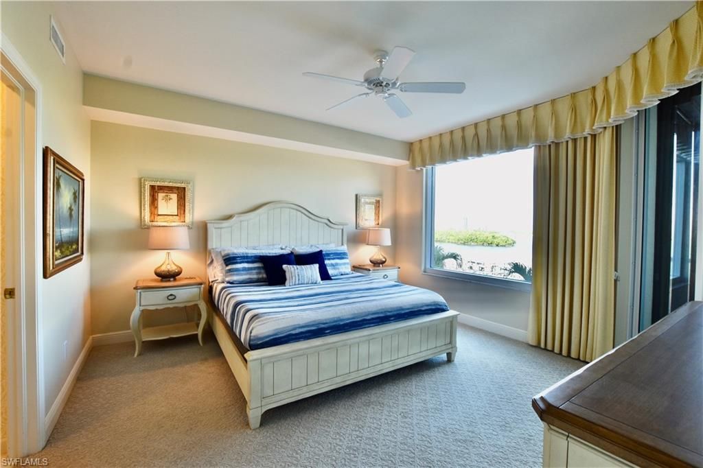 430 Cove Tower Dr, Unit 302, Naples, FL 34110 Photo